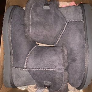 UGGS Women’s Mini Bailey Bow ll Grey Size 7